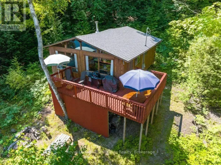 3310 SHABOMEKA LAKE, Frontenac