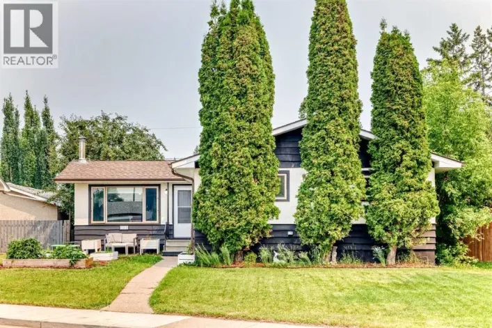 3313 42A Avenue Close, Red Deer