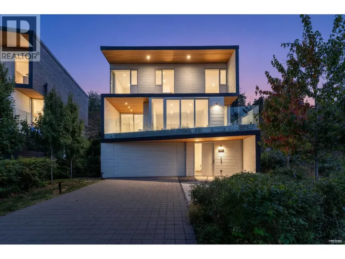 3317 CHIPPENDALE ROAD, West Vancouver