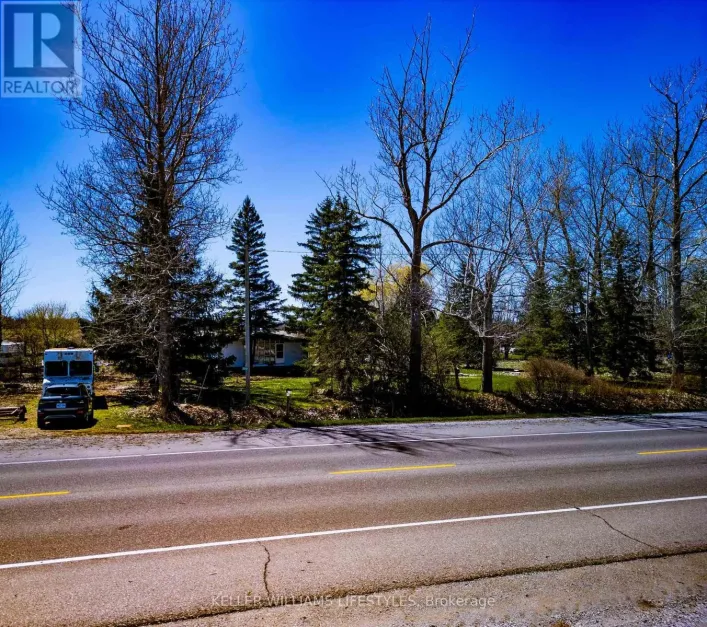 3319 LONDON LINE, Plympton-Wyoming