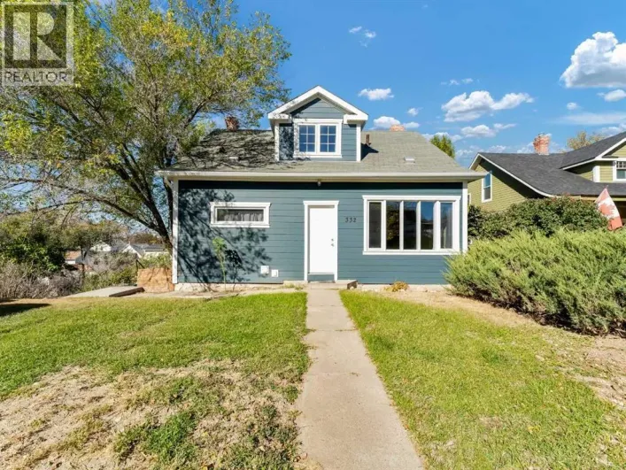 332 5 Street SE, Medicine Hat