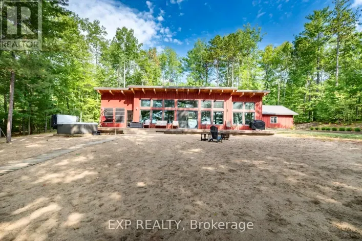 332 LACHLAN LANE, Whitewater Region