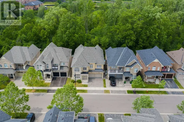 332 MCGIBBON DRIVE, Milton