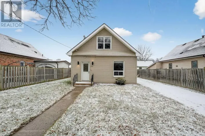 332 QUEEN STREET N, Norfolk