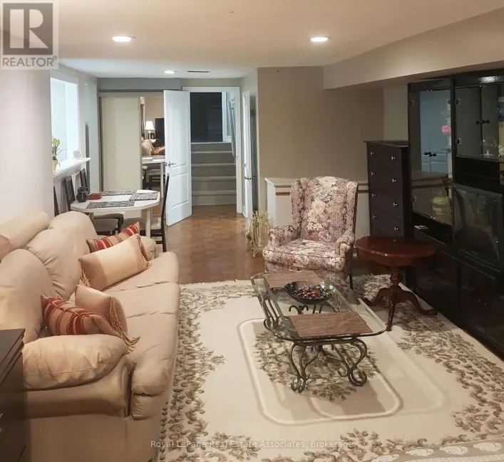 3323 QUEEN FREDERICA DRIVE, Mississauga