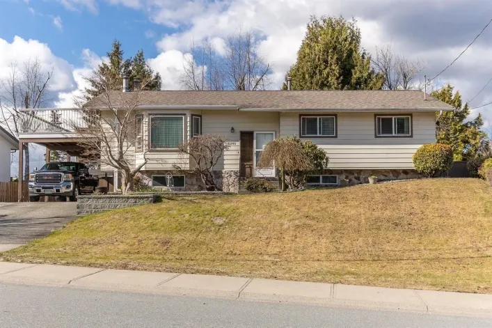 33265 HAWTHORNE AVENUE, Mission