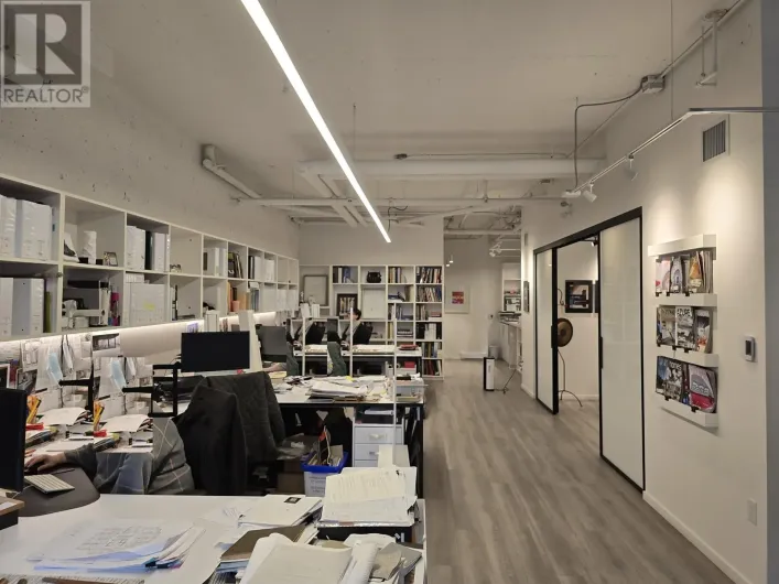 3327 W 4TH AVENUE, Vancouver