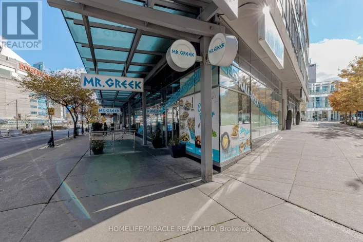 333 BREMNER BOULEVARD, Toronto