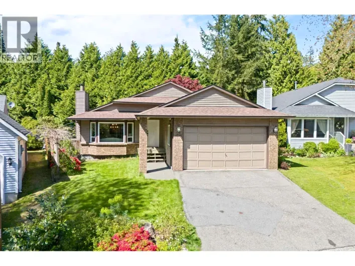 House for sale: 3336 MANNING CRESCENT, North Vancouver
