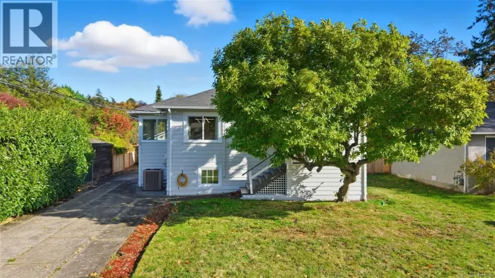 3337 Kingsley St, Saanich