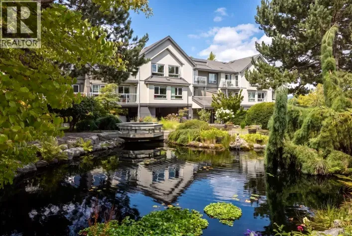 334 2245 James White Blvd, Sidney