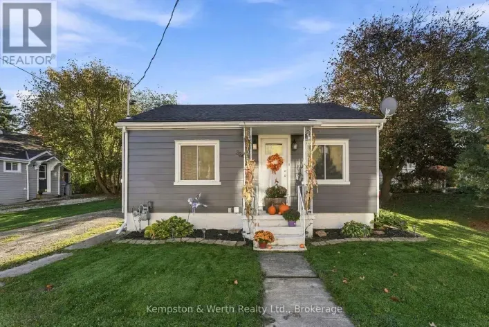 334 DAVIDSON AVENUE N, North Perth