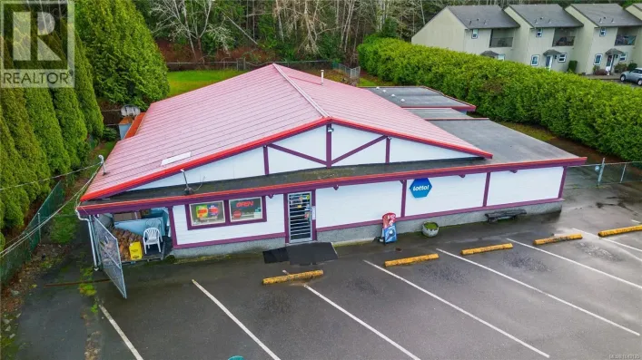 3346 Island Hwy W, Qualicum Beach