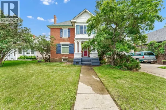 335 1 Street SE, Medicine Hat