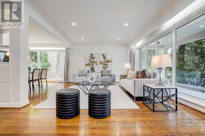 336 BETTY ANN DRIVE, Toronto