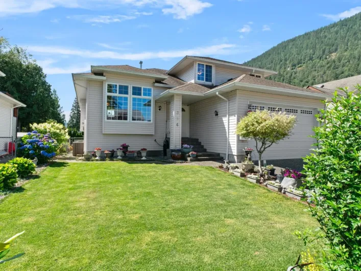 336 CHESTNUT AVENUE|Harrison Hot Springs, Harrison Hot Springs