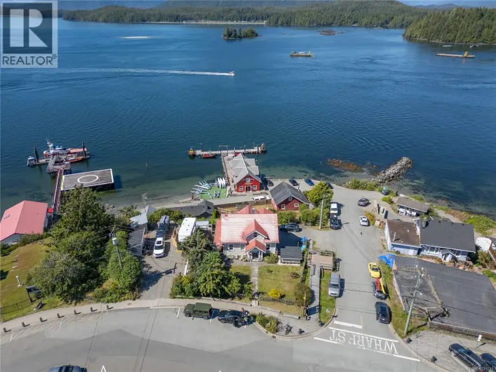 336 Main St, Tofino