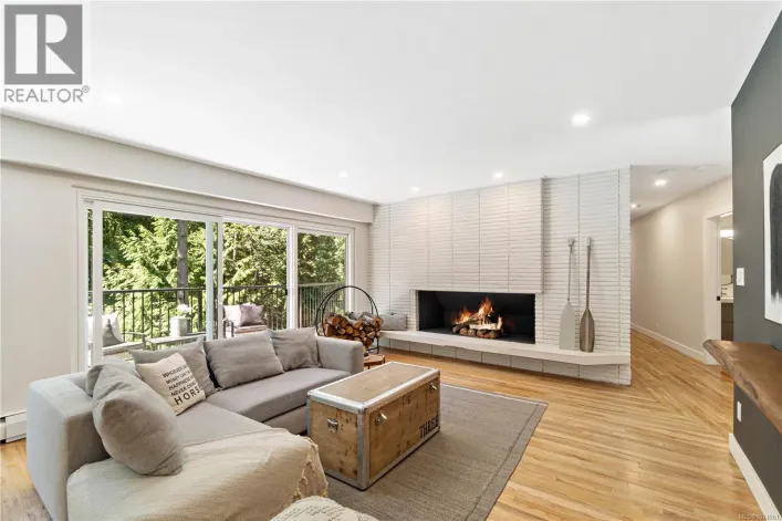 3365 Departure Bay Rd, Nanaimo