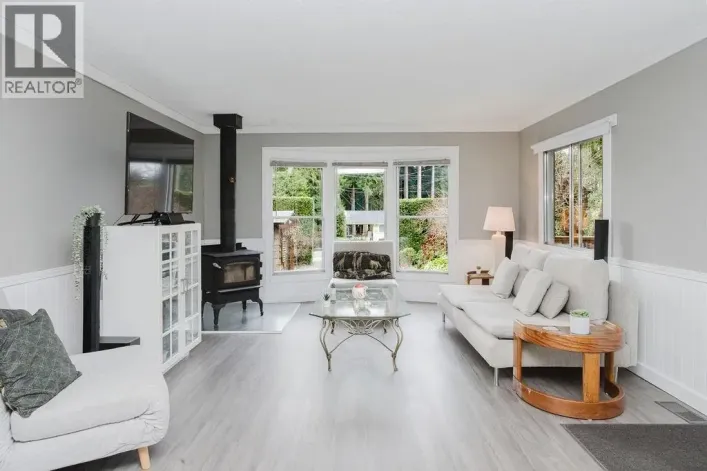 3366 RICHARDS ROAD, Roberts Creek