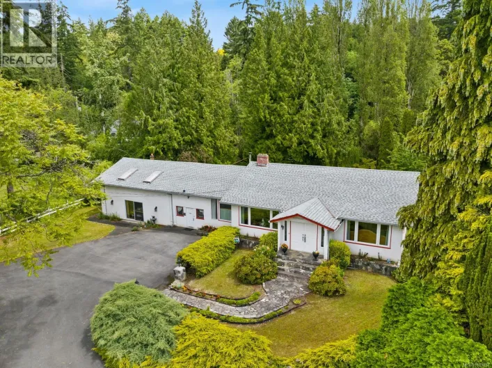 3367 Trans Canada Hwy, Cobble Hill