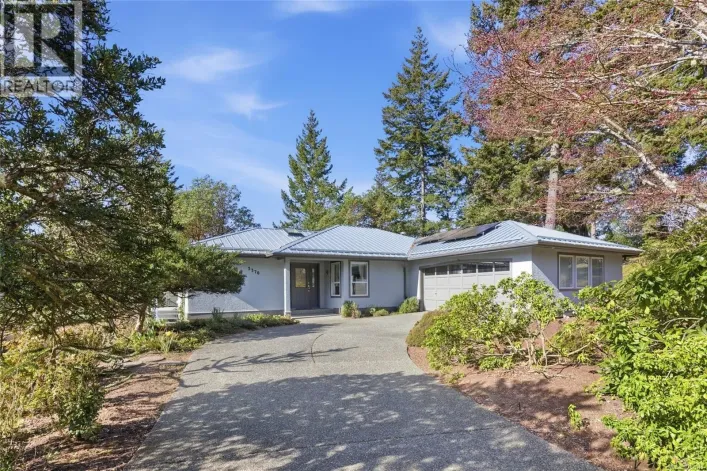 3370 Redden Rd, Nanoose Bay