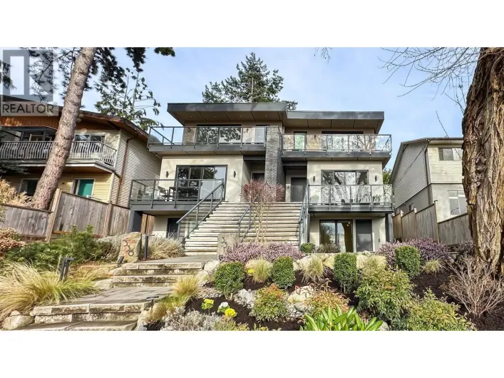 338 E 5TH STREET, North Vancouver