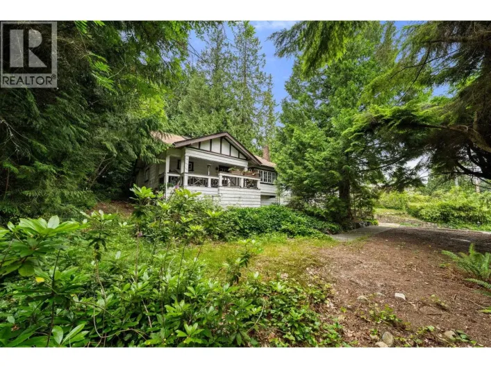 338 E OSBORNE ROAD, North Vancouver