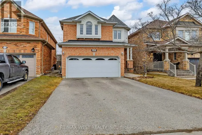 338 MCBRIDE CRESCENT, Newmarket