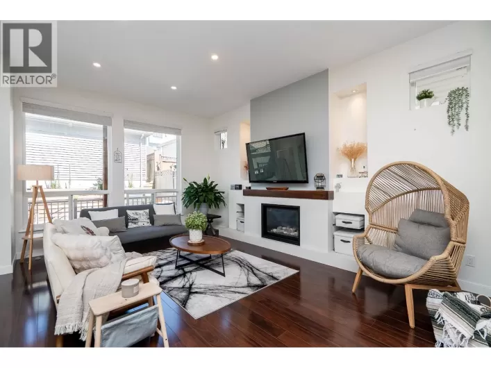 3381 WATKINS AVENUE, Coquitlam