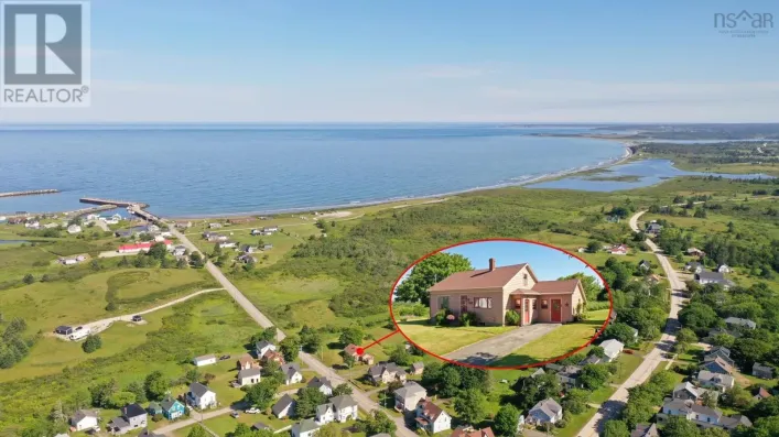 3389 Main Shore Road, Port Maitland
