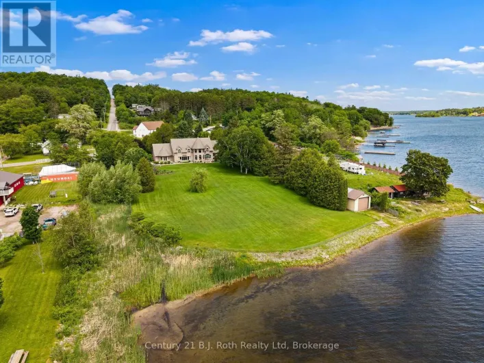 339 CHAMPLAIN ROAD, Penetanguishene