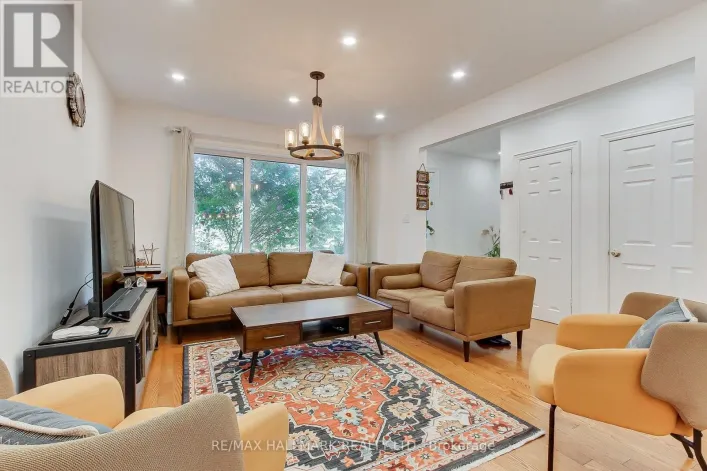 339 NEAL DRIVE, Richmond Hill