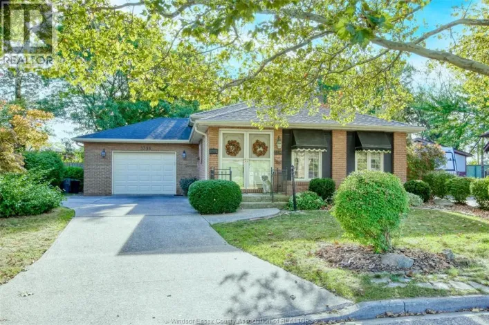 3398 PINEVIEW, Windsor