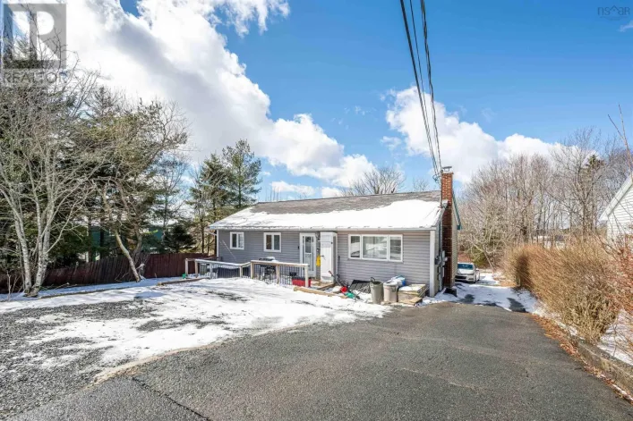 3/3A Pauline Crescent, Dartmouth