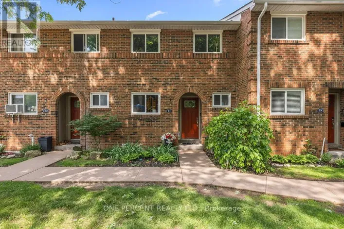 34 - 125 LIVINGSTON AVENUE, Grimsby