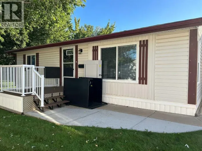Mobile Home for sale: 34, 1600 Strachan Road SE, Medicine Hat