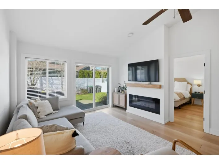 34 17516 4 AVENUE, Surrey