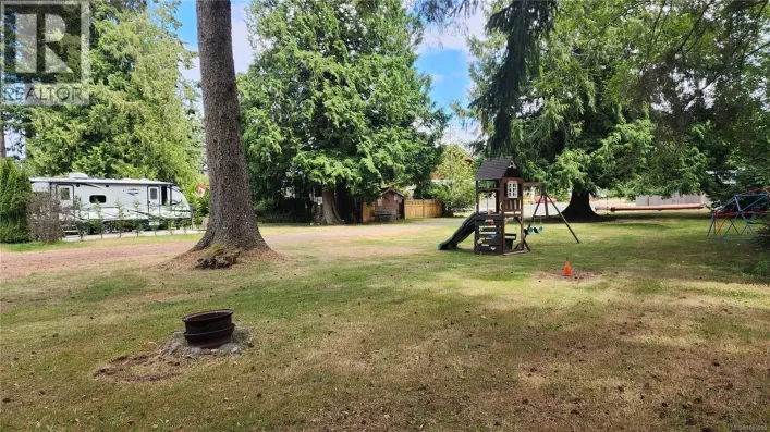 34 6050 Island Hwy W, Qualicum Beach