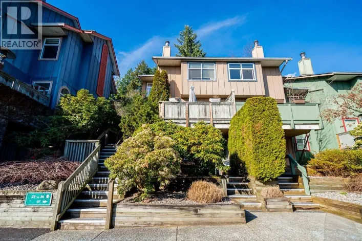 34 900 17TH STREET, North Vancouver