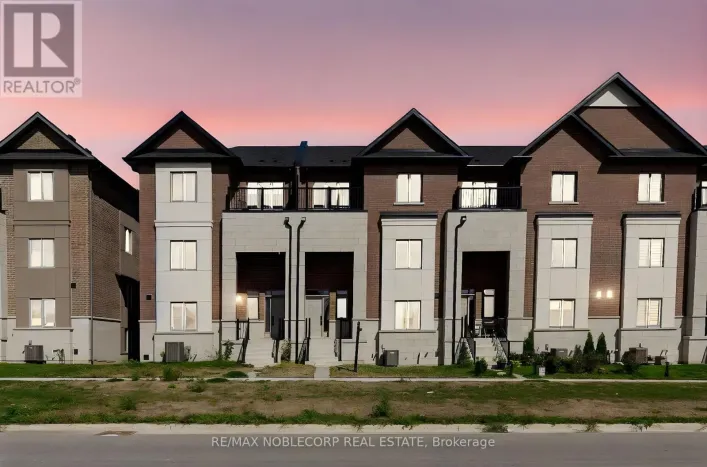 34 ALAN WILLIAMS TRAIL, Uxbridge