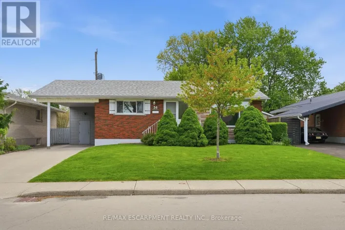 34 BEACONSFIELD DRIVE, Hamilton