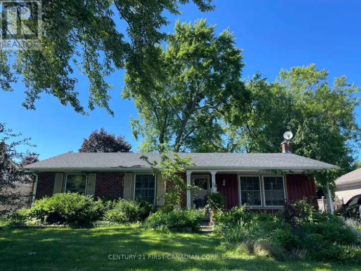 34 BENSON CRESCENT, London North