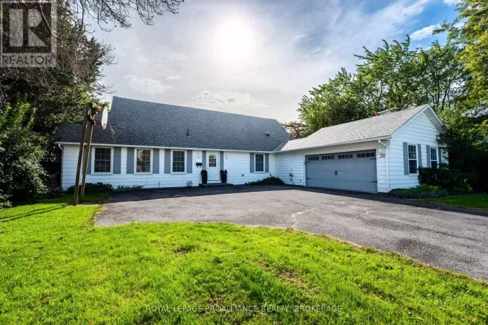 34 CAMBRIDGE CRESCENT, Loyalist