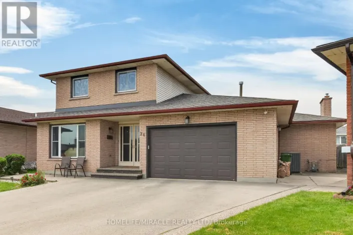34 CAPRI CRESCENT, Hamilton