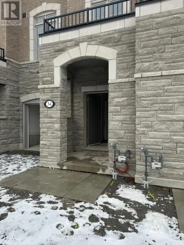 34 COOTE COURT, Pickering