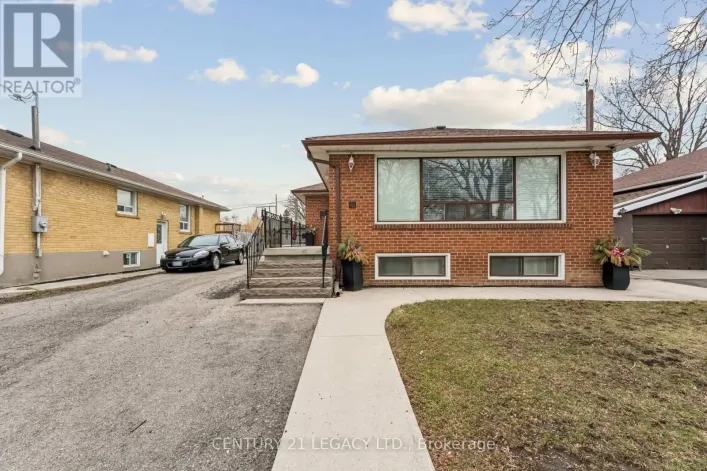 34 CUMBERLAND DRIVE, Brampton