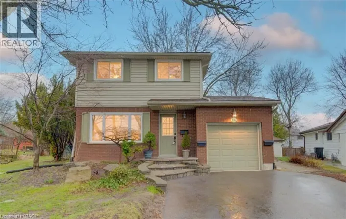 34 FOREST GLEN Court Unit# A, Kitchener
