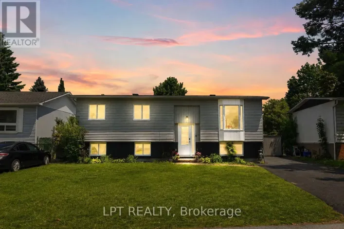 House for sale: 34 FRINGEWOOD DRIVE, Ottawa