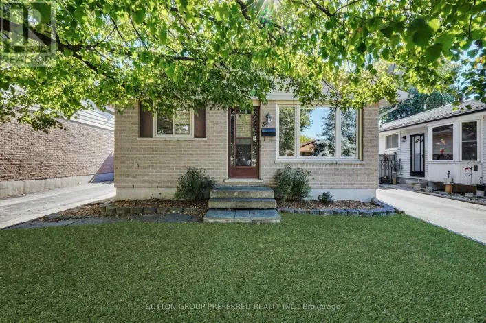 34 HEARTHSIDE PLACE, London East