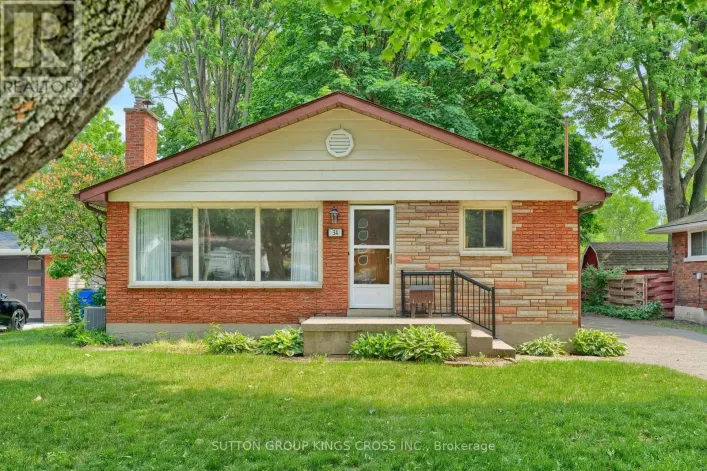 34 HILLCREST AVENUE, Chatham-Kent
